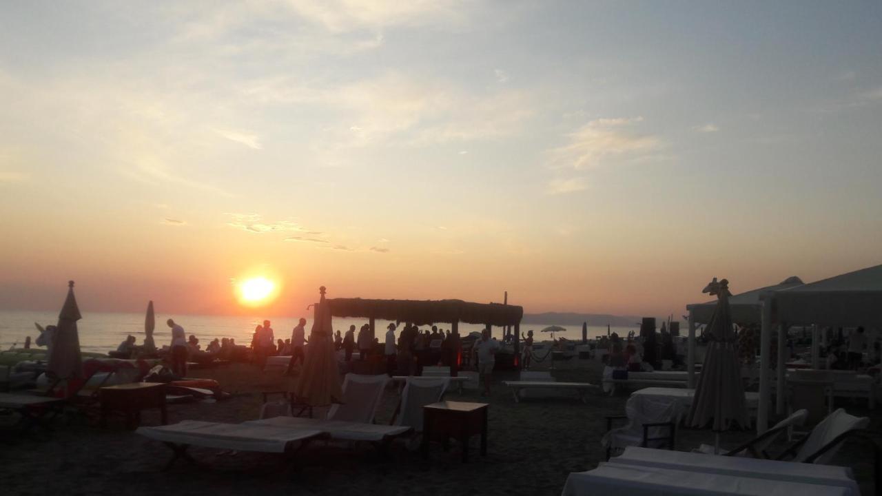 Art Hotel Pietrasanta Buitenkant foto