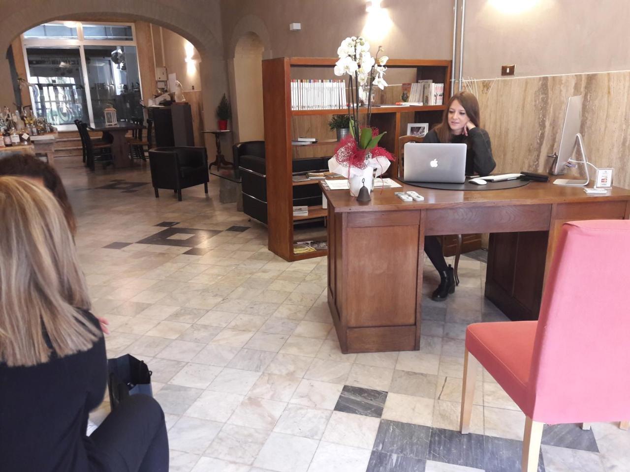 Art Hotel Pietrasanta Buitenkant foto